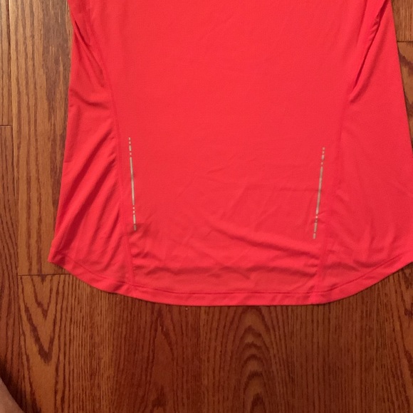 Asics work out t shirt - Picture 7 of 9